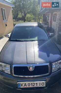 Лифтбек Skoda Superb 2005 в 