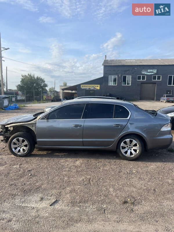 Лифтбек Skoda Superb 2010 в 