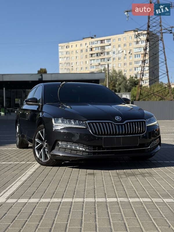 Лифтбек Skoda Superb 2021 в 