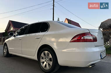 Лифтбек Skoda Superb 2012 в 