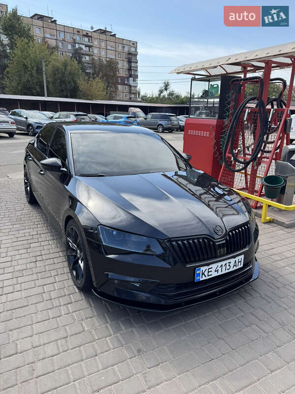 Лифтбек Skoda Superb 2016 в Кривом Роге