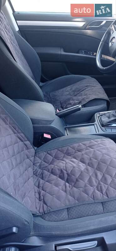 Універсал Skoda Superb 2013 в Чернігові