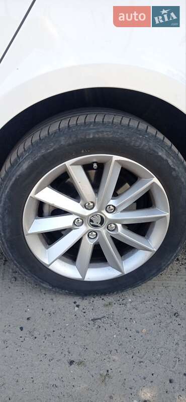 Універсал Skoda Superb 2013 в Чернігові