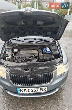Лифтбек Skoda Superb 2012 в 