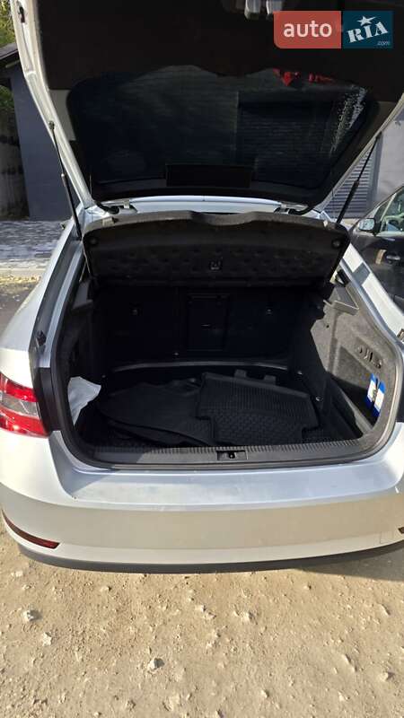 Лифтбек Skoda Superb 2016 в Волочиске