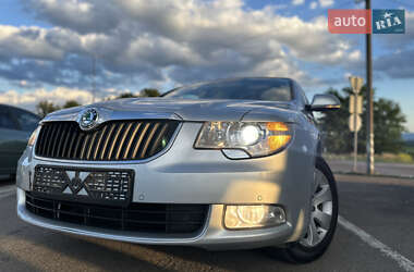 Лифтбек Skoda Superb 2013 в 