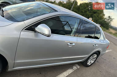 Лифтбек Skoda Superb 2013 в 