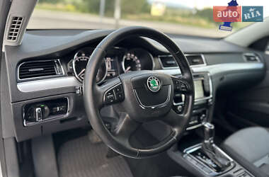 Лифтбек Skoda Superb 2013 в 