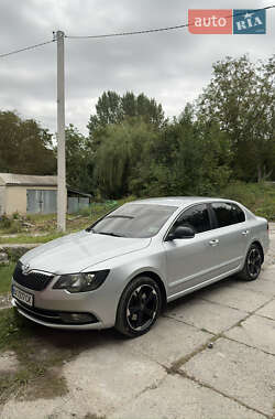 Лифтбек Skoda Superb 2013 в Дунаевцах