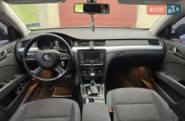 Лифтбек Skoda Superb 2013 в 
