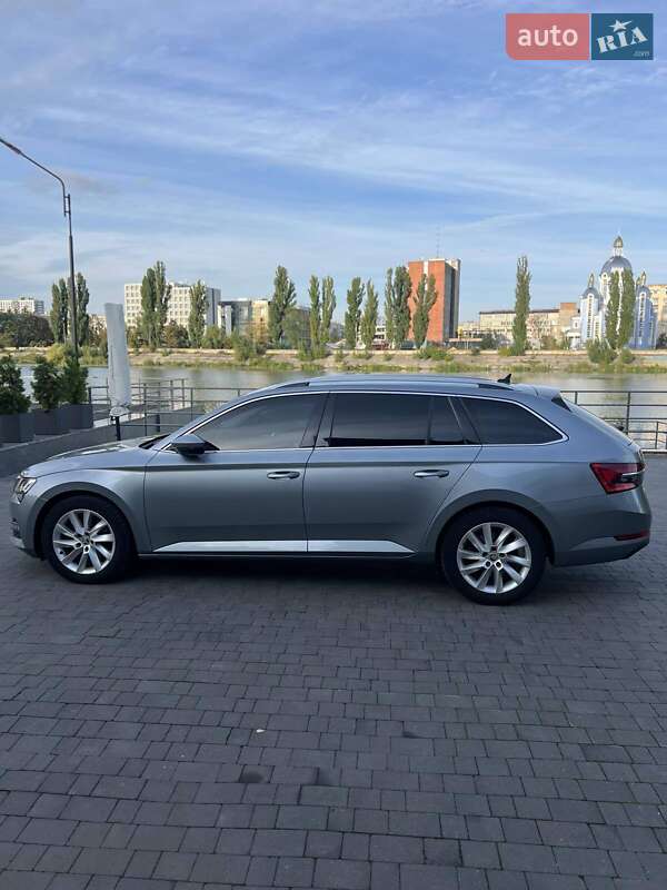 Універсал Skoda Superb 2020 в Вінниці