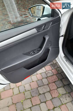 Універсал Skoda Superb 2016 в Ужгороді