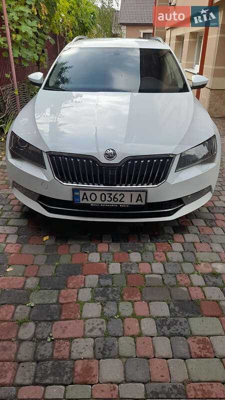 Универсал Skoda Superb 2016 в Ужгороде