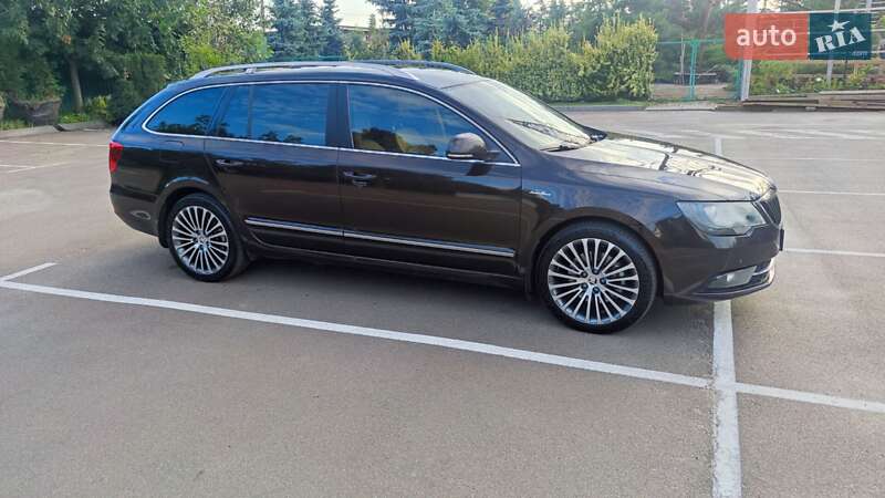 Универсал Skoda Superb 2013 в Киеве