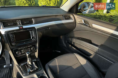 Лифтбек Skoda Superb 2013 в 
