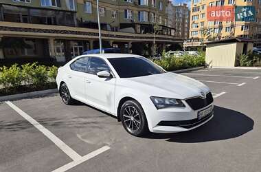 Лифтбек Skoda Superb 2015 в Киеве