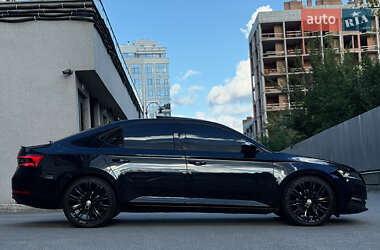 Лифтбек Skoda Superb 2020 в 