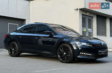 Лифтбек Skoda Superb 2020 в 