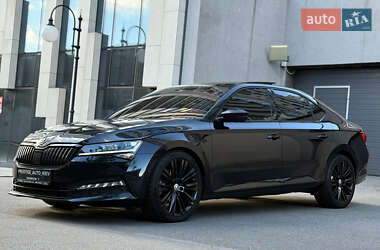 Лифтбек Skoda Superb 2020 в 