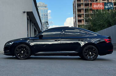 Лифтбек Skoda Superb 2020 в 