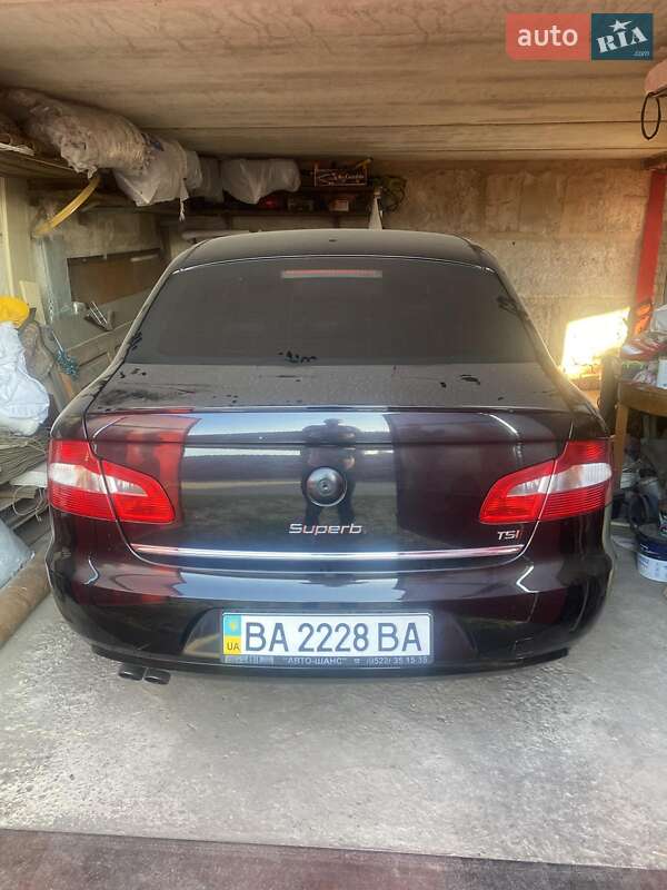 Лифтбек Skoda Superb 2012 в 