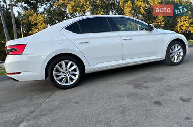 Ліфтбек Skoda Superb 2022 в Рівному