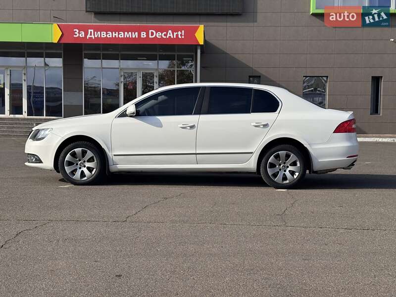 Лифтбек Skoda Superb 2013 в Кривом Роге