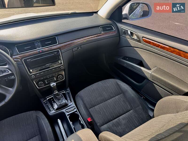 Лифтбек Skoda Superb 2013 в Кривом Роге