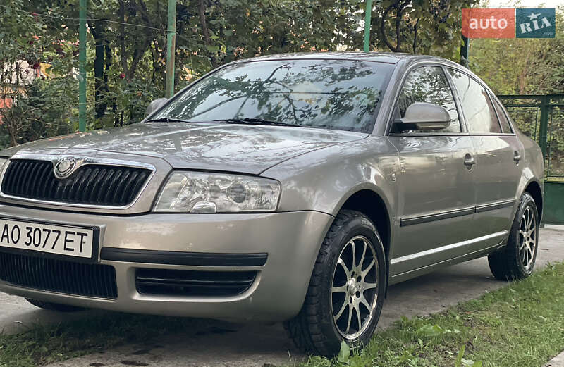 Лифтбек Skoda Superb 2008 в 