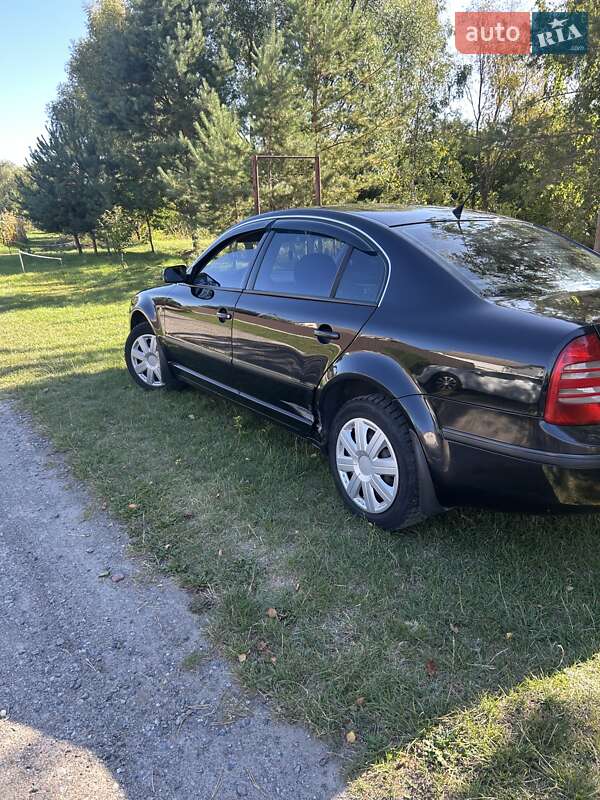 Лифтбек Skoda Superb 2004 в Переяславе