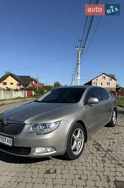 Лифтбек Skoda Superb 2010 в 