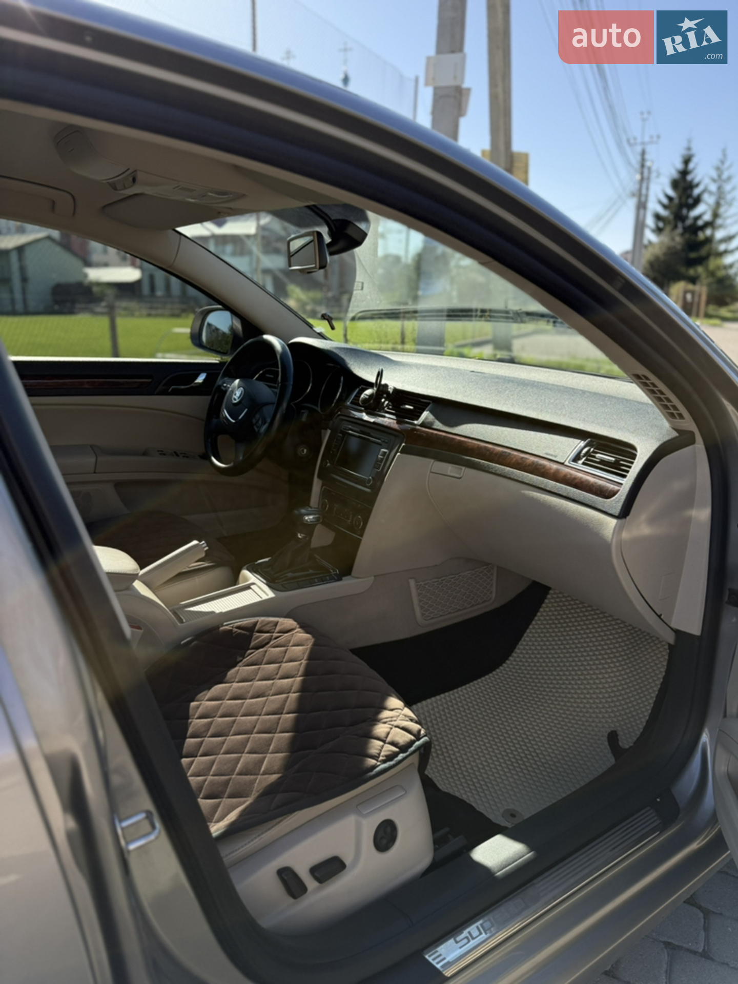 2010 Skoda Superb - мініатюра 5