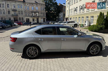 Лифтбек Skoda Superb 2018 в 