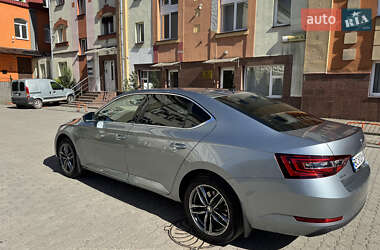 Лифтбек Skoda Superb 2018 в 