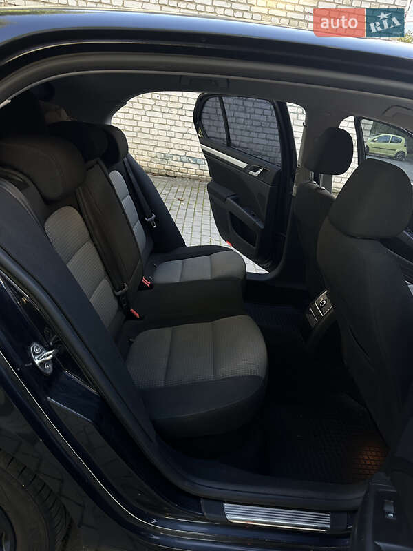 Лифтбек Skoda Superb 2012 в Львове