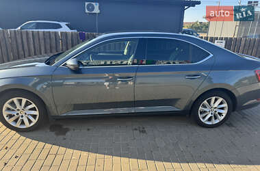 Лифтбек Skoda Superb 2018 в 