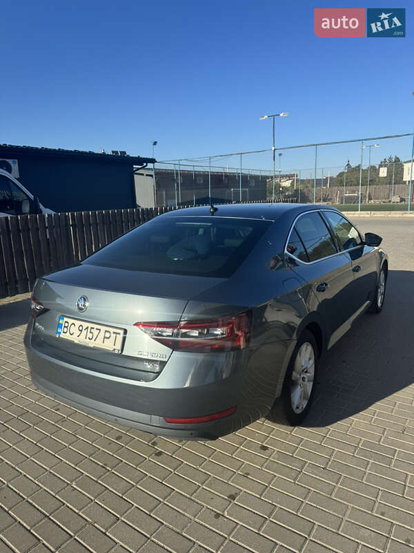 Лифтбек Skoda Superb 2018 в Львове