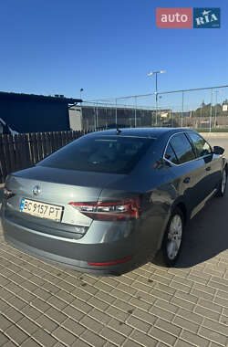 Лифтбек Skoda Superb 2018 в 