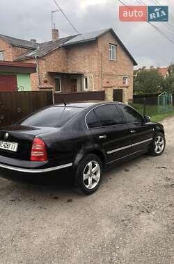 Лифтбек Skoda Superb 2005 в 