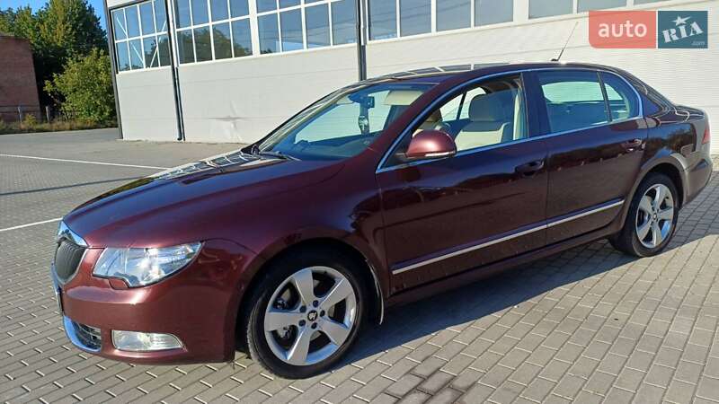 Лифтбек Skoda Superb 2009 в 