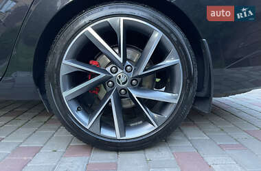 Универсал Skoda Superb 2018 в 