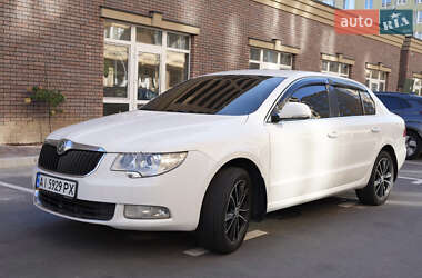 Лифтбек Skoda Superb 2010 в 