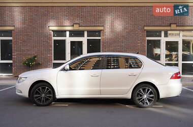 Лифтбек Skoda Superb 2010 в 