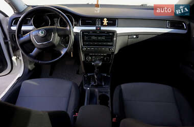 Лифтбек Skoda Superb 2010 в 