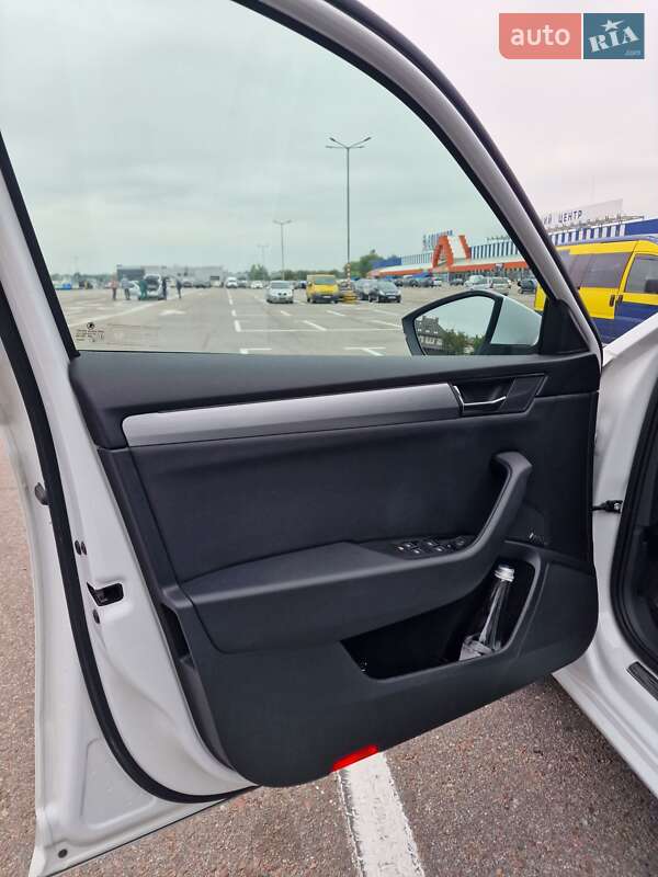 Универсал Skoda Superb 2017 в Львове фото 110 Универсал Skoda Superb 2017 в Львове