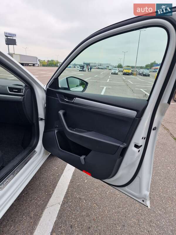 Универсал Skoda Superb 2017 в Львове фото 148 Универсал Skoda Superb 2017 в Львове