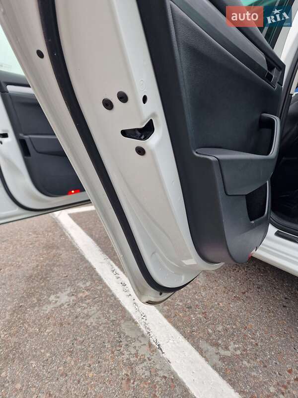 Универсал Skoda Superb 2017 в Львове фото 45 Универсал Skoda Superb 2017 в Львове