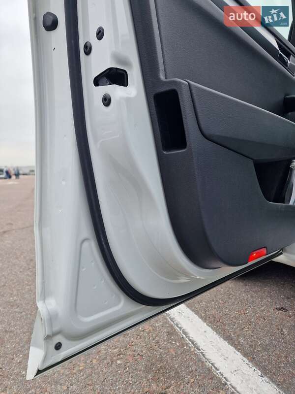 Универсал Skoda Superb 2017 в Львове фото 48 Универсал Skoda Superb 2017 в Львове