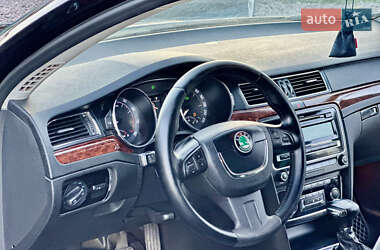 Лифтбек Skoda Superb 2009 в 