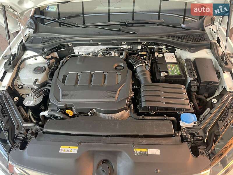 Лифтбек Skoda Superb 2020 в Пустомытах